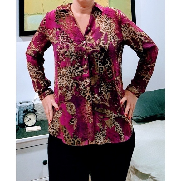 💕CHICO'S💕 Animal Print Button Down Blouse - Picture 4 of 8